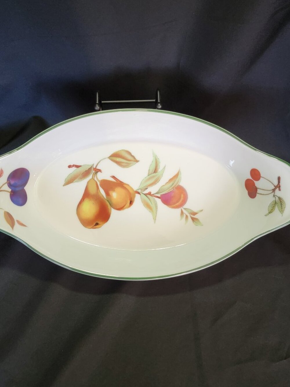 ROYAL WORCESTER EVESHAM SERVING OVAL BOWL OVAL 14"